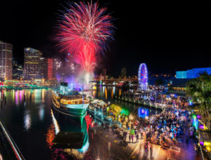 VIVID-Sydney-2015_Vivid-Laser-Fountain-Water-Theatre_Darling-Harbour_Credit---Destination-NSW_HL041